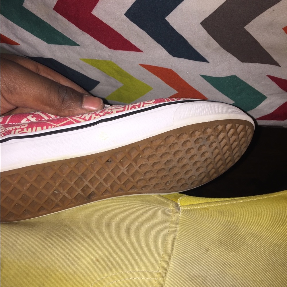 Vans - Picture 2 of 4